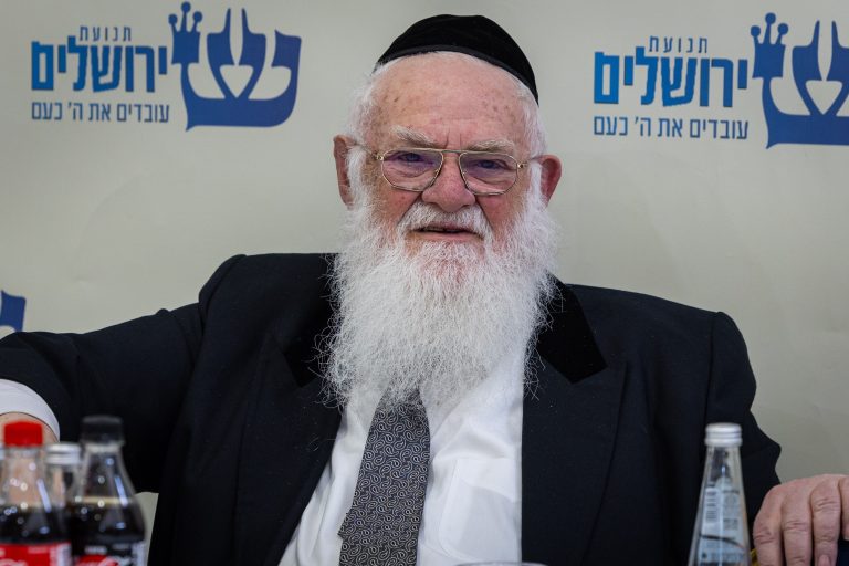 הרב בן ציון נשר צילם אלעד זגמן